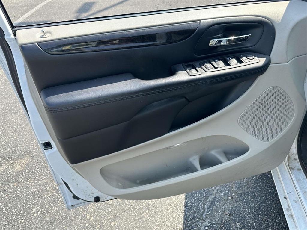 used 2014 Dodge Grand Caravan car, priced at $4,995