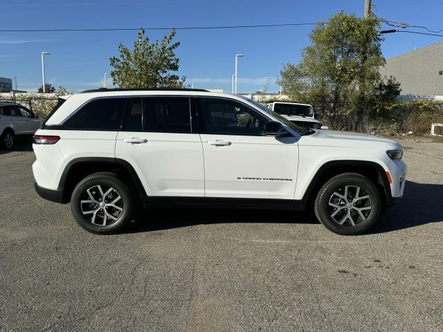 new 2025 Jeep Grand Cherokee car, priced at $46,007