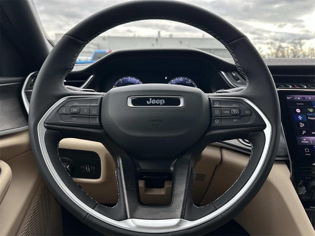 new 2025 Jeep Grand Cherokee car, priced at $46,867