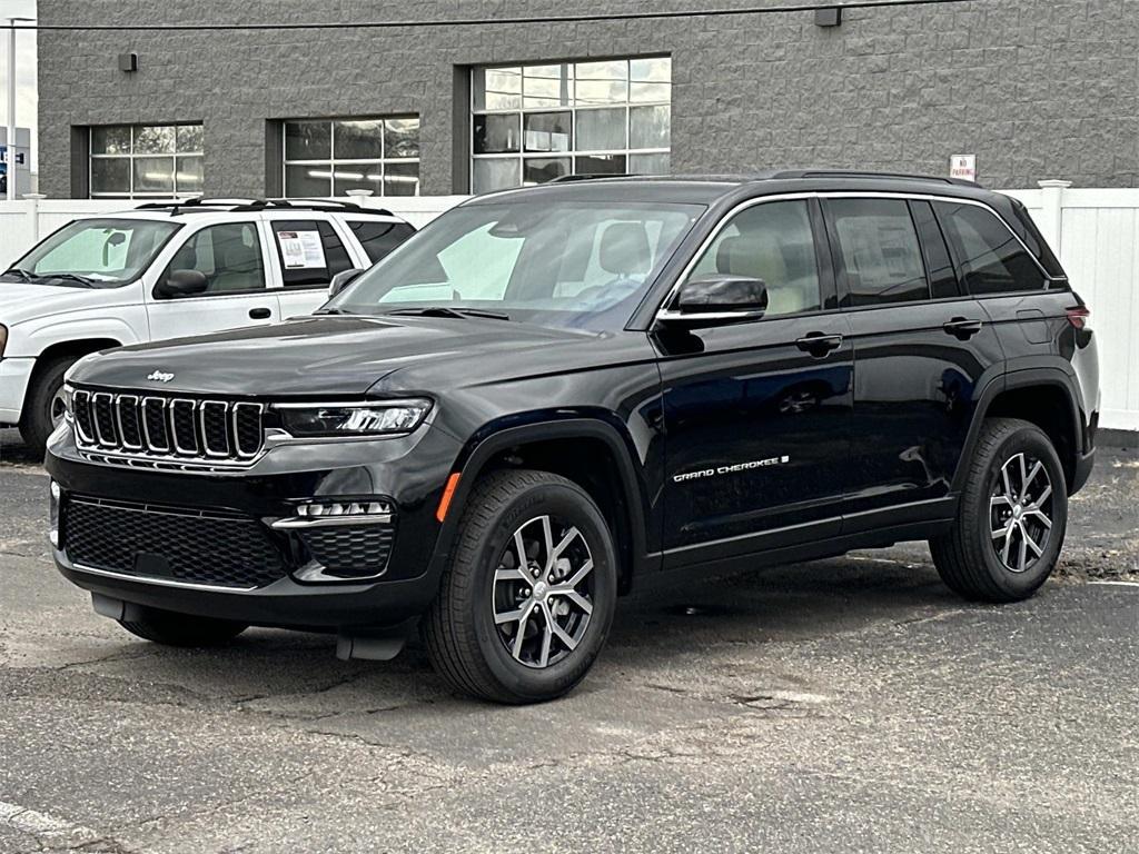 new 2025 Jeep Grand Cherokee car, priced at $46,867
