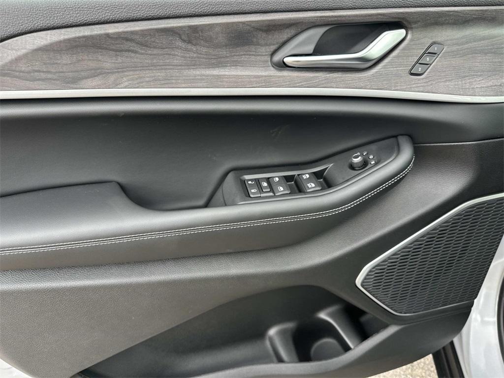 new 2025 Jeep Grand Cherokee car, priced at $53,181