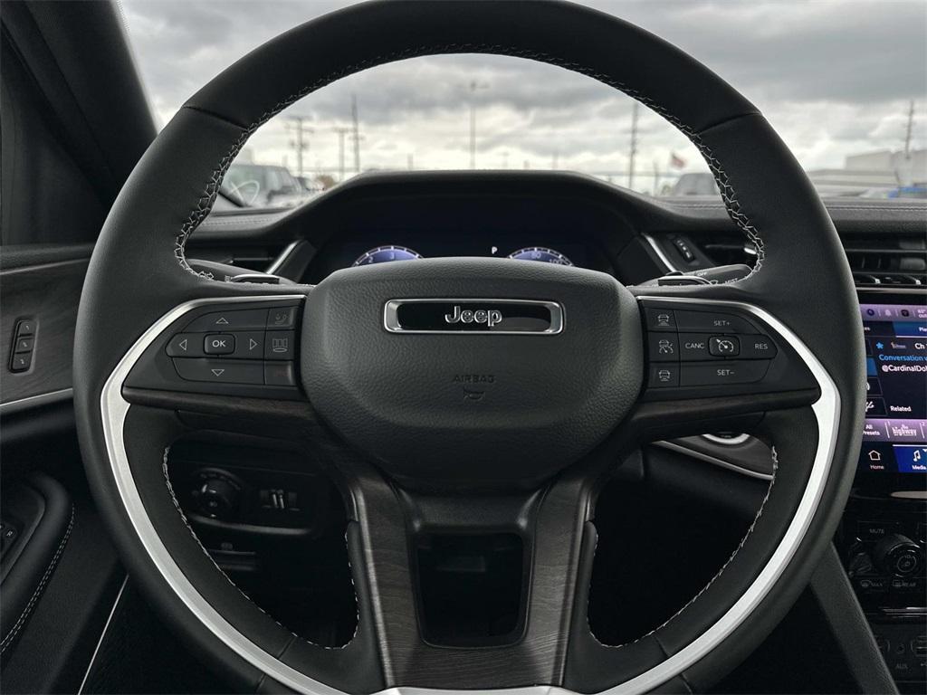 new 2025 Jeep Grand Cherokee car, priced at $53,181