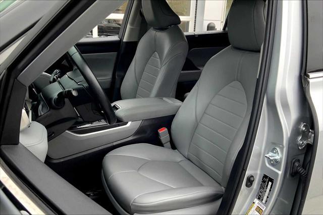 used 2021 Toyota Highlander car, priced at $34,487