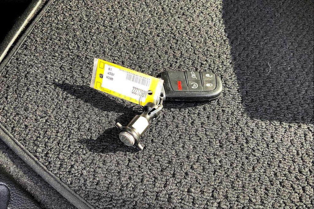 used 2019 Jeep Grand Cherokee car, priced at $27,987