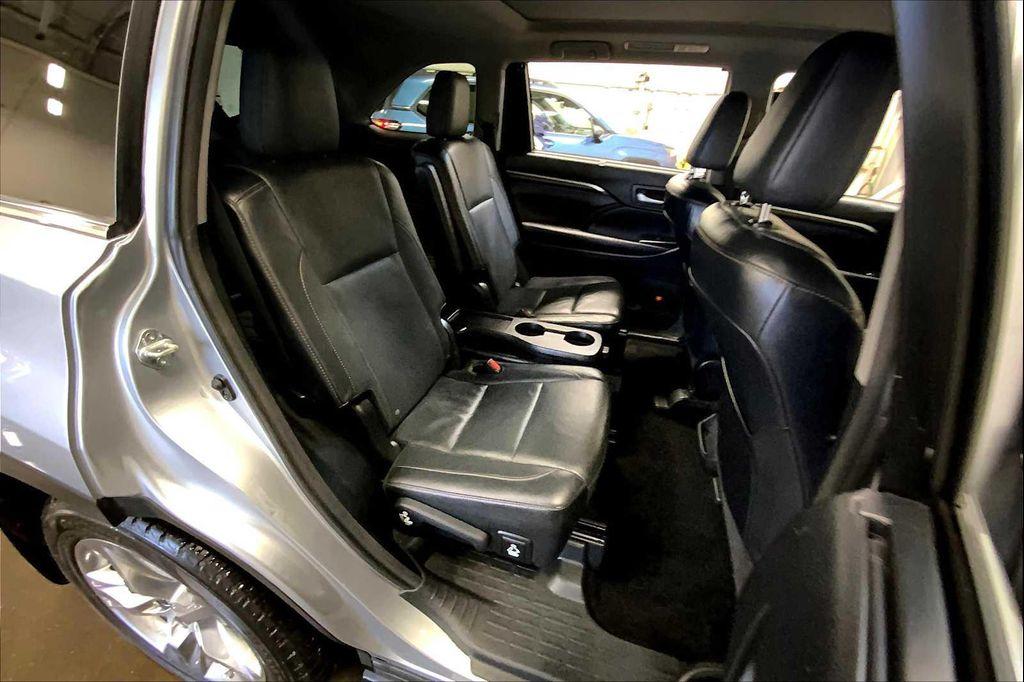 used 2016 Toyota Highlander car, priced at $19,487