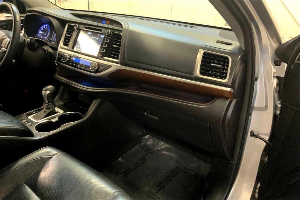 used 2016 Toyota Highlander car, priced at $19,487