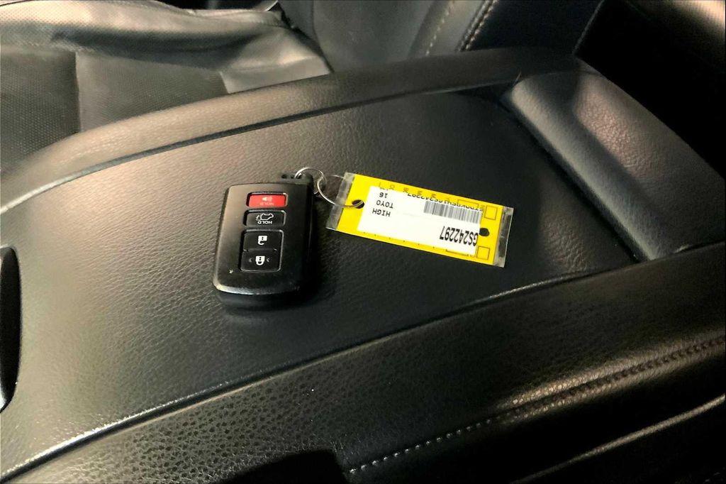 used 2016 Toyota Highlander car, priced at $19,487