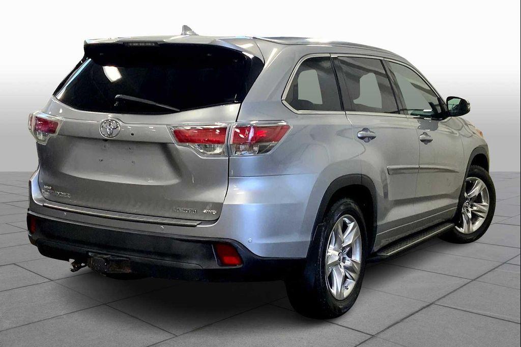 used 2016 Toyota Highlander car, priced at $19,487