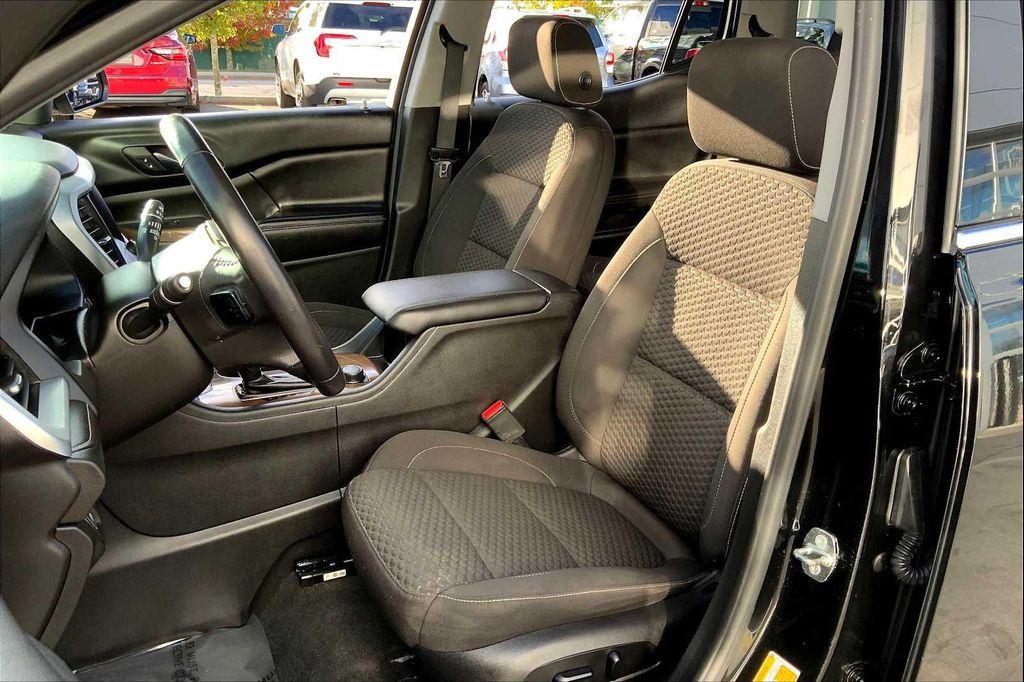 used 2018 GMC Acadia car, priced at $19,387