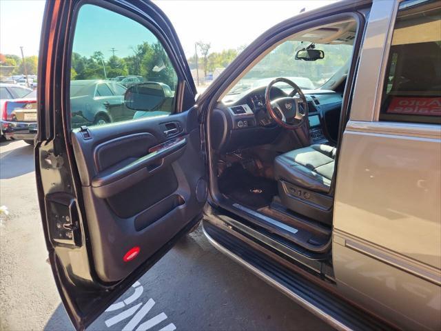 used 2008 Cadillac Escalade ESV car, priced at $10,995