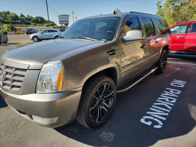 used 2008 Cadillac Escalade ESV car, priced at $10,995