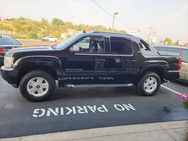 used 2011 Chevrolet Avalanche car, priced at $10,995