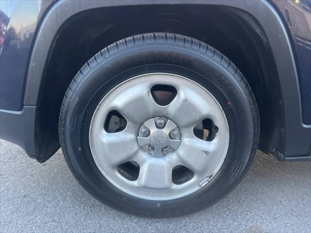 used 2015 Jeep Cherokee car, priced at $7,995