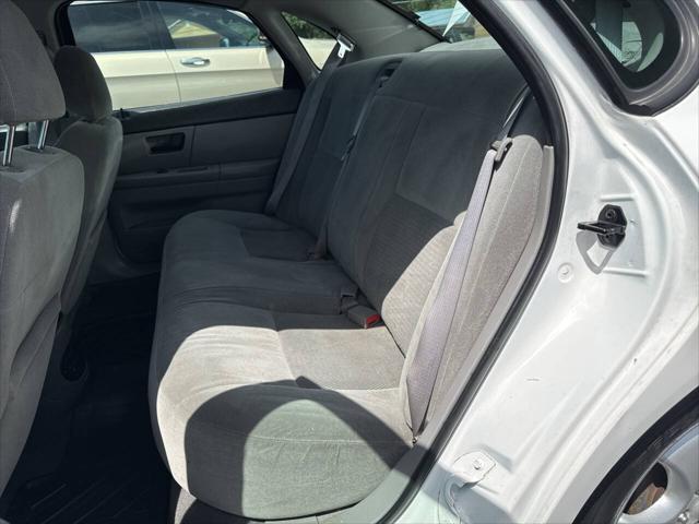 used 2006 Ford Taurus car, priced at $3,995