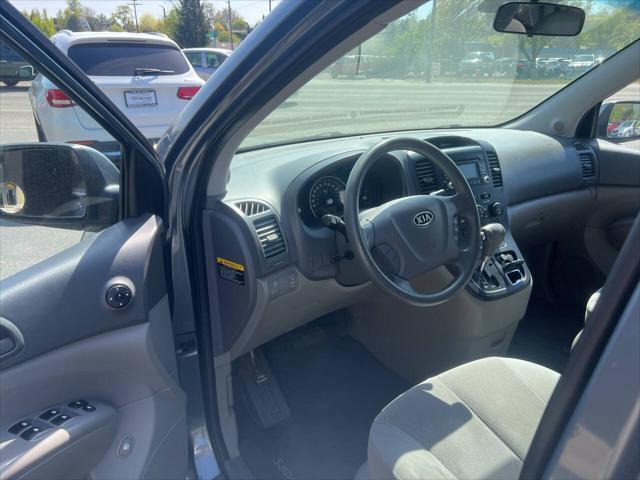 used 2009 Kia Sedona car, priced at $4,000