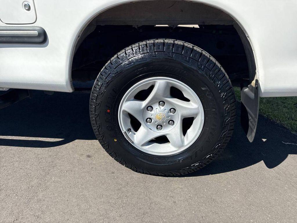 used 2000 Toyota Tundra car, priced at $13,995