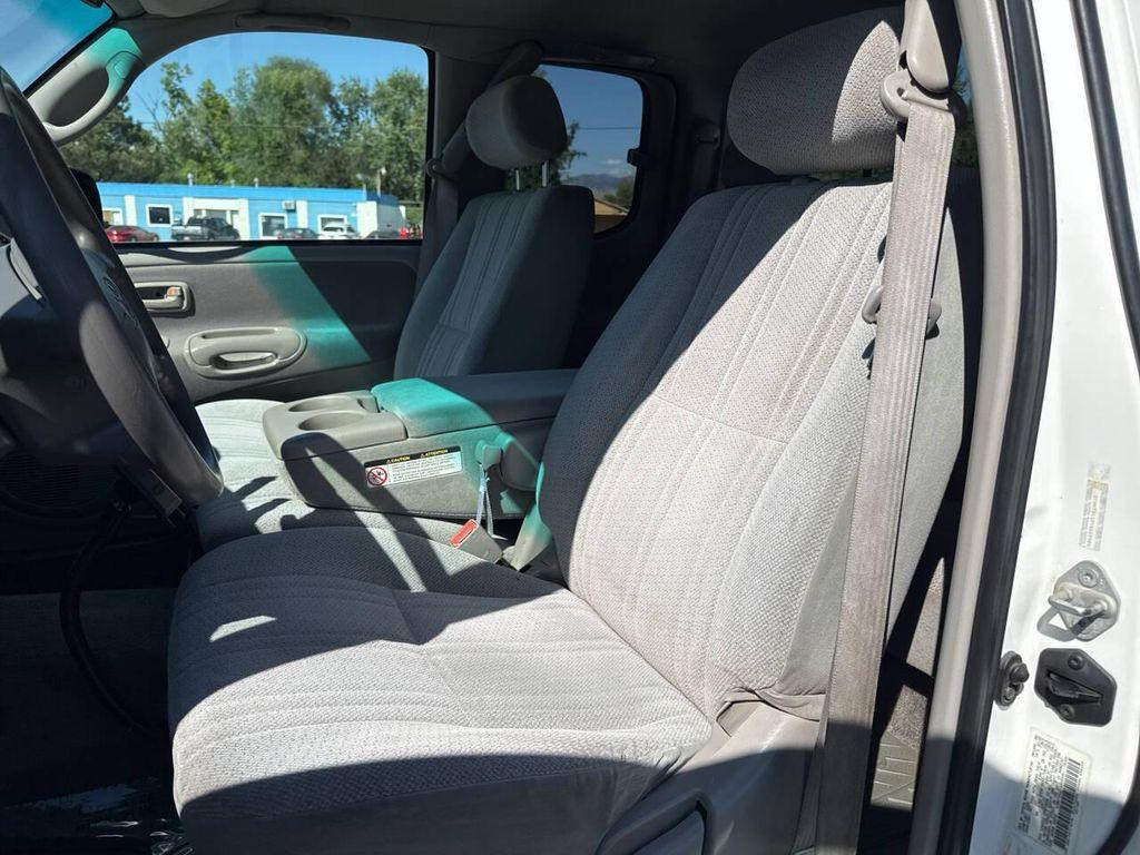 used 2000 Toyota Tundra car, priced at $13,995