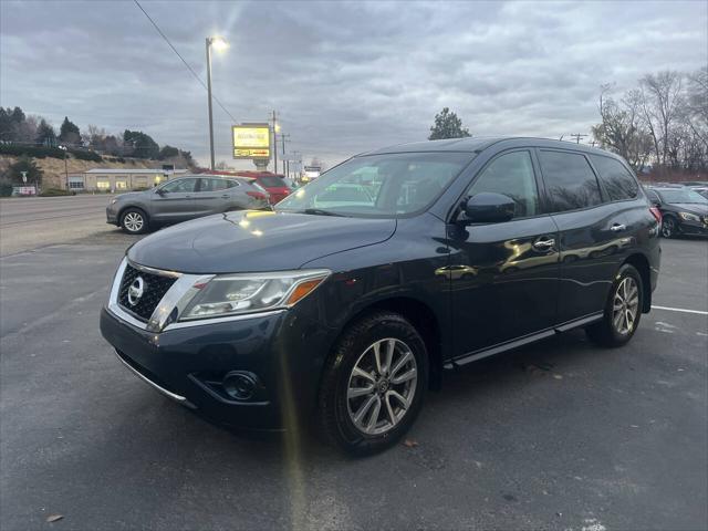 used 2014 Nissan Pathfinder car, priced at $9,995