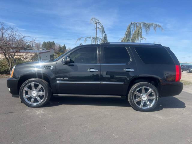 used 2010 Cadillac Escalade car, priced at $13,995