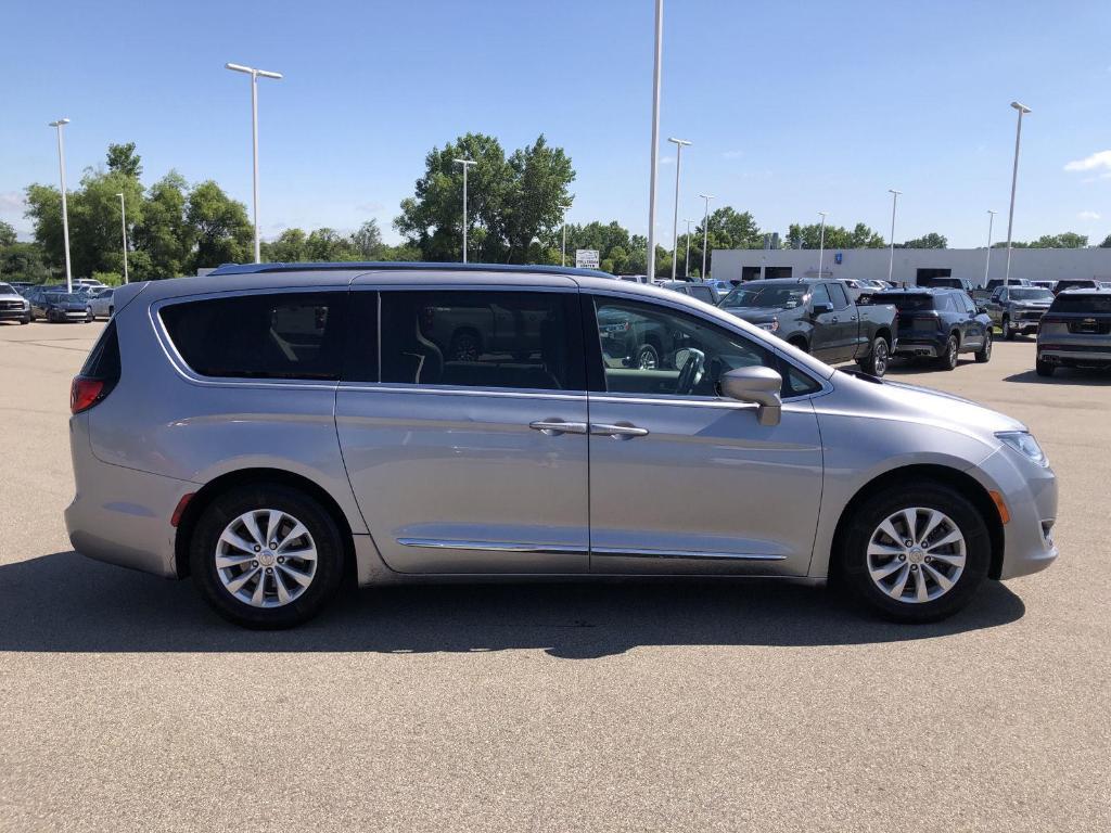 used 2018 Chrysler Pacifica car, priced at $13,927