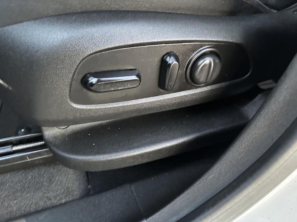 used 2020 Chevrolet Equinox car, priced at $14,989