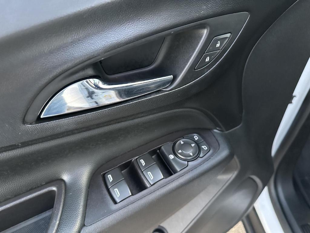 used 2020 Chevrolet Equinox car, priced at $14,989