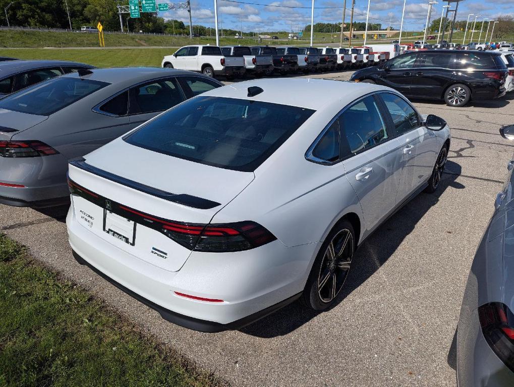 new 2025 Honda Accord Hybrid car