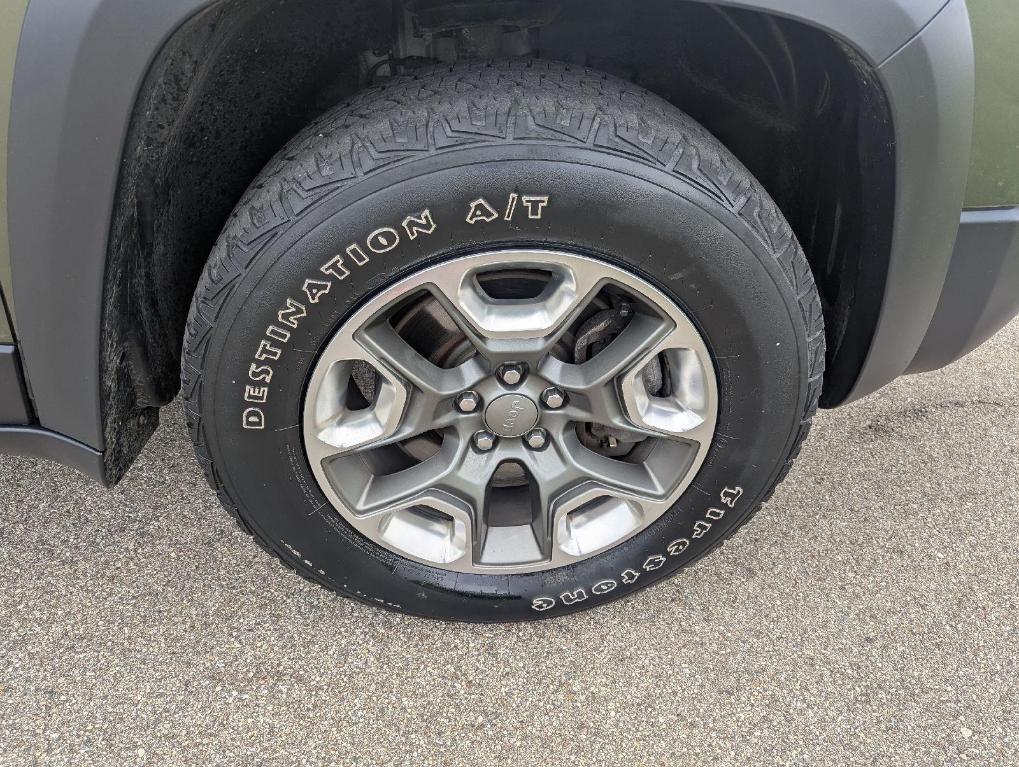used 2019 Jeep Cherokee car, priced at $16,987