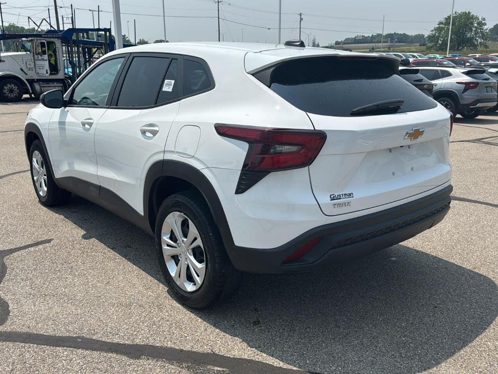 used 2024 Chevrolet Trax car, priced at $19,985