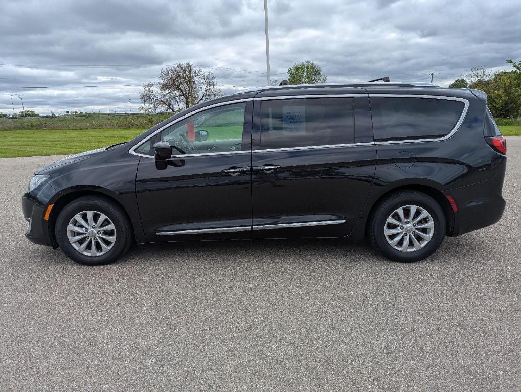 used 2019 Chrysler Pacifica car, priced at $14,489