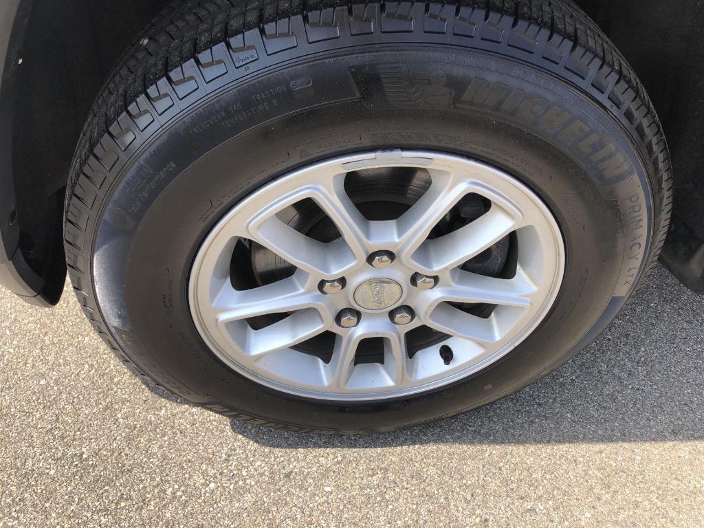 used 2020 Jeep Grand Cherokee car, priced at $18,905