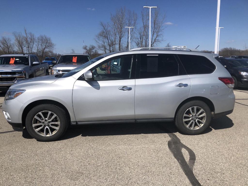 used 2016 Nissan Pathfinder car, priced at $5,989