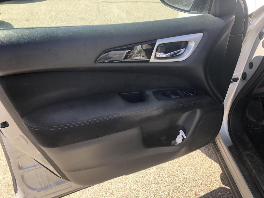 used 2016 Nissan Pathfinder car, priced at $5,989