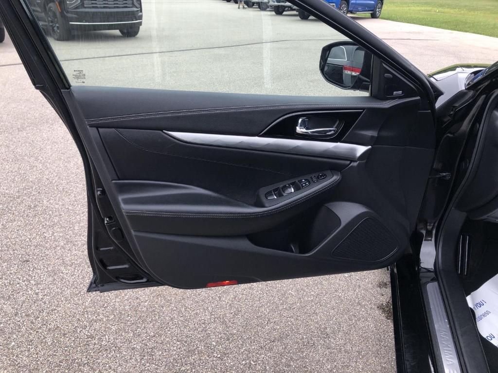 used 2022 Nissan Maxima car, priced at $21,989
