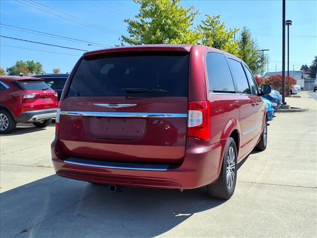 used 2014 Chrysler Town & Country car, priced at $9,600