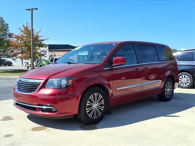 used 2014 Chrysler Town & Country car, priced at $9,600