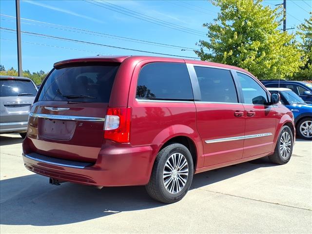 used 2014 Chrysler Town & Country car, priced at $9,600