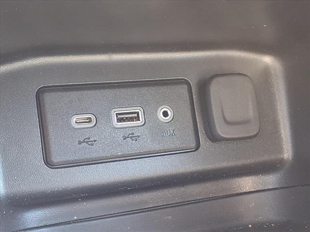 used 2023 Chevrolet Equinox car, priced at $20,900