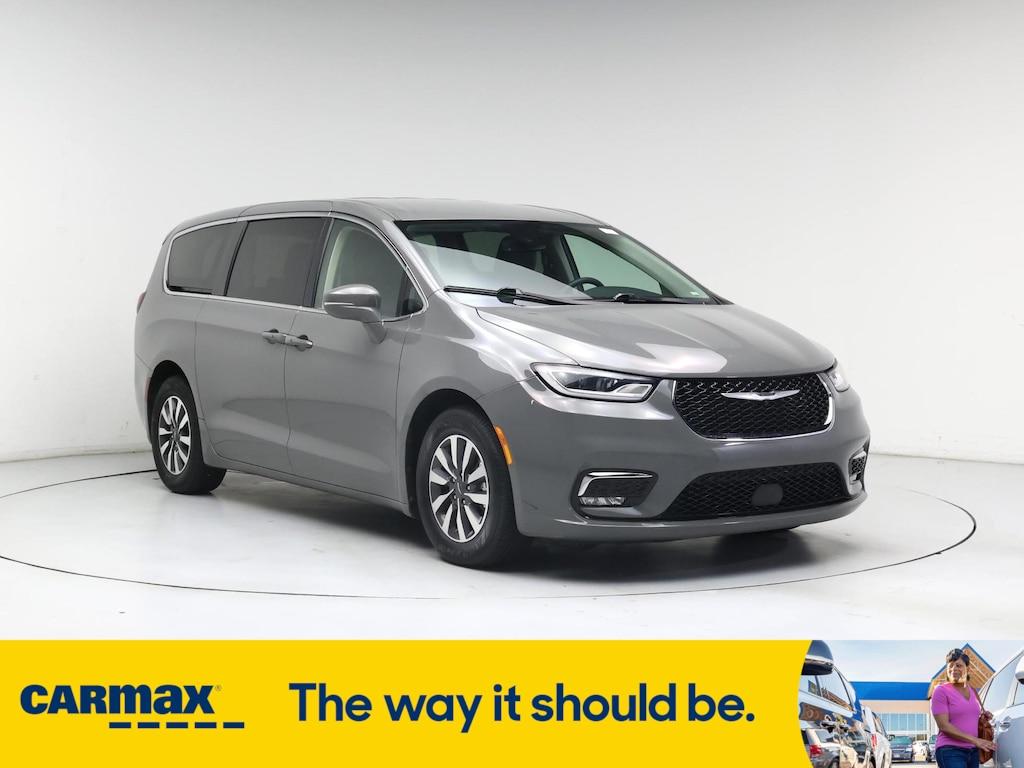 used 2022 Chrysler Pacifica Hybrid car, priced at $24,879