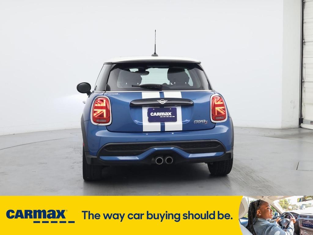used 2022 MINI Hardtop car, priced at $23,998