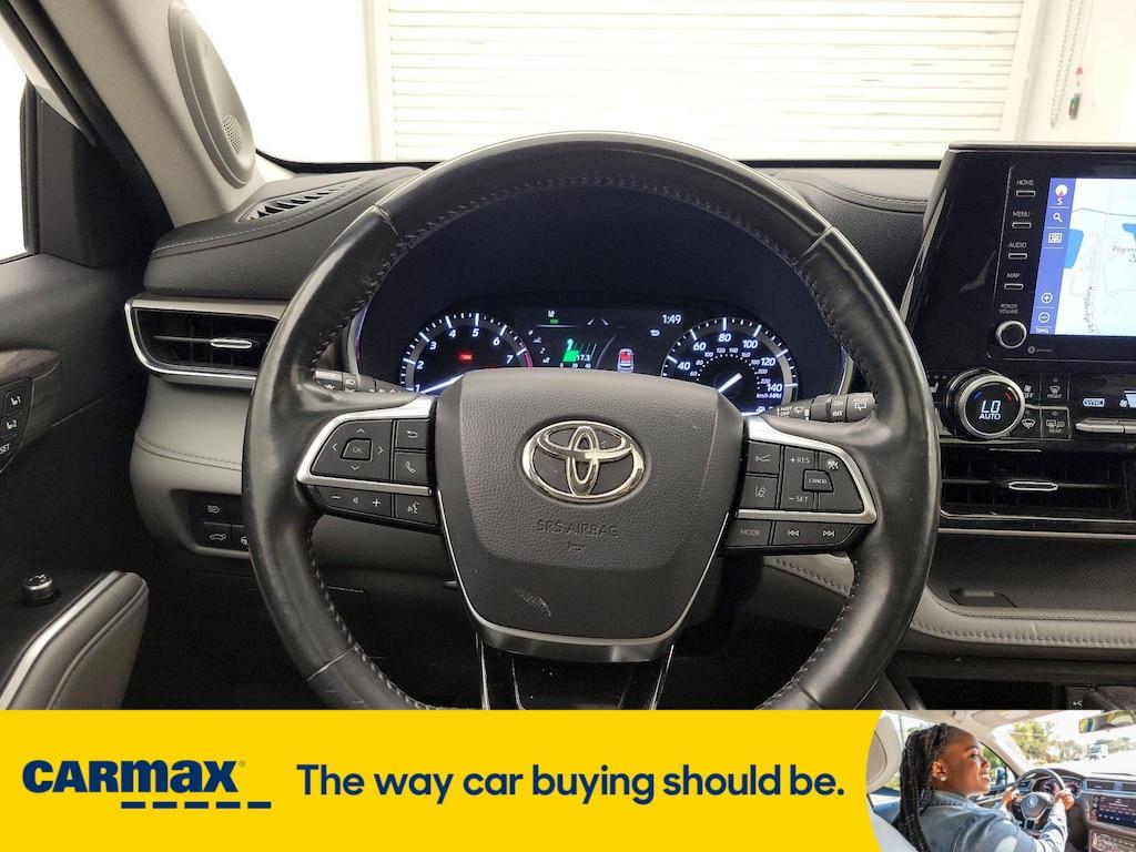 used 2021 Toyota Highlander car, priced at $30,998