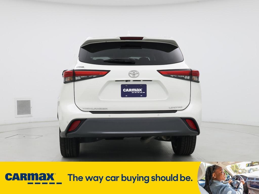 used 2021 Toyota Highlander car, priced at $30,998