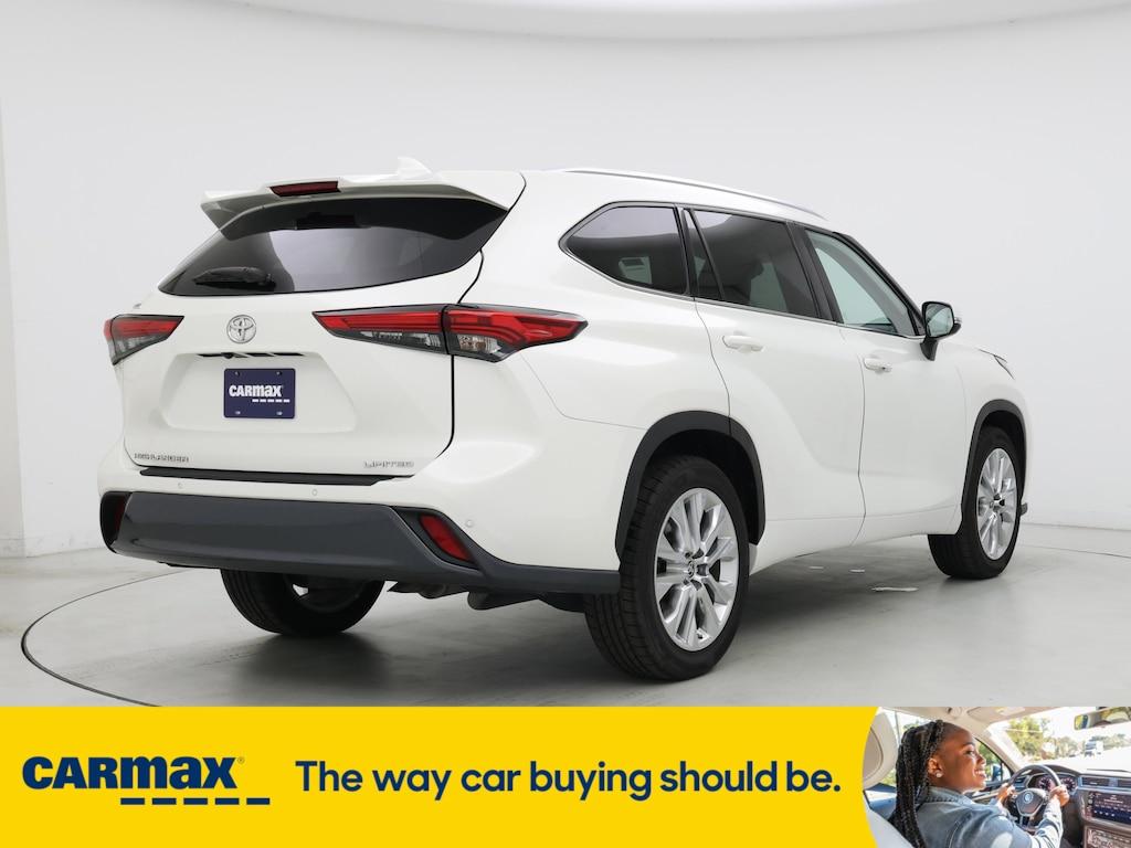 used 2021 Toyota Highlander car, priced at $30,998
