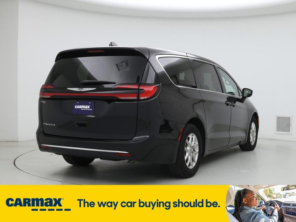 used 2023 Chrysler Pacifica car, priced at $32,998