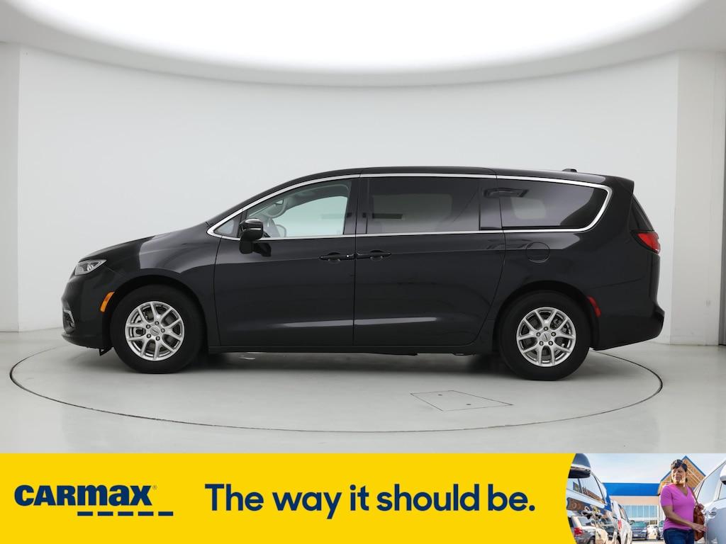 used 2023 Chrysler Pacifica car, priced at $32,998