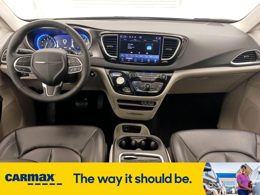 used 2023 Chrysler Pacifica car, priced at $32,998