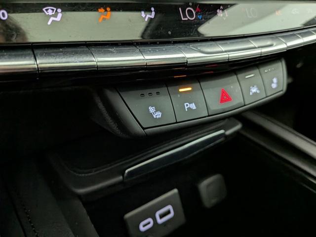 used 2024 Cadillac XT4 car, priced at $35,450