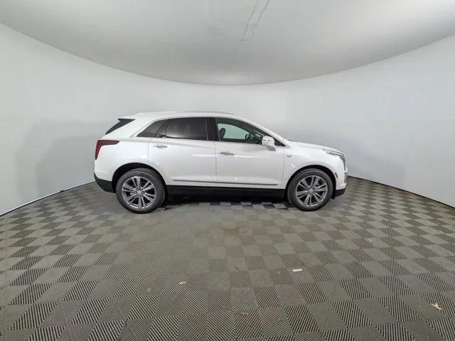 new 2025 Cadillac XT5 car, priced at $50,944