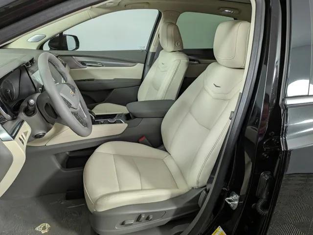new 2025 Cadillac XT5 car, priced at $50,425