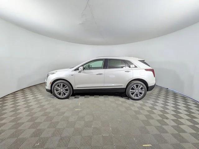 new 2025 Cadillac XT5 car, priced at $50,944